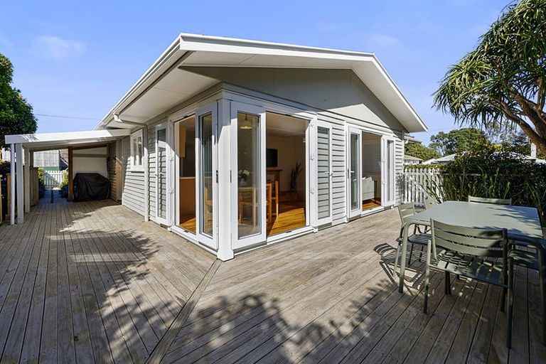 Photo of property in 1 Clyde Street, Ferndale, New Plymouth, 4310