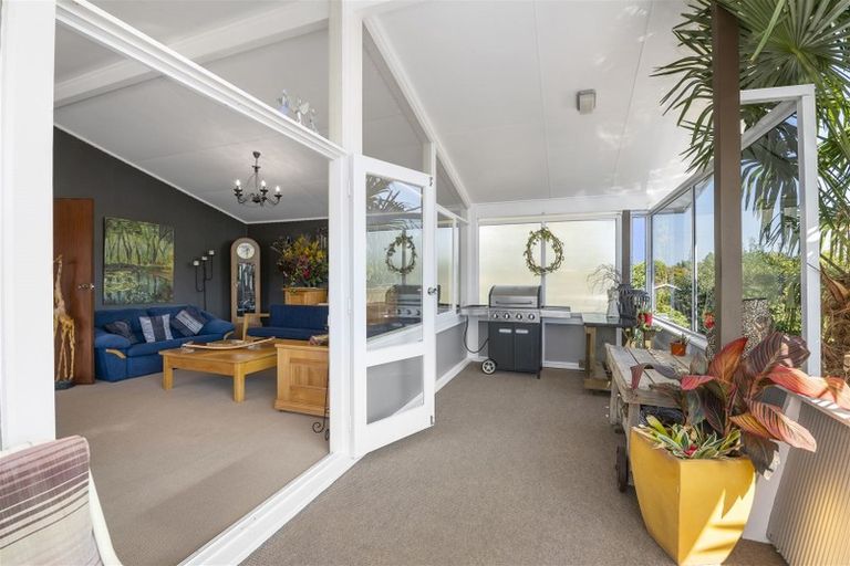 Photo of property in 355 Oxford Street, Levin, 5510