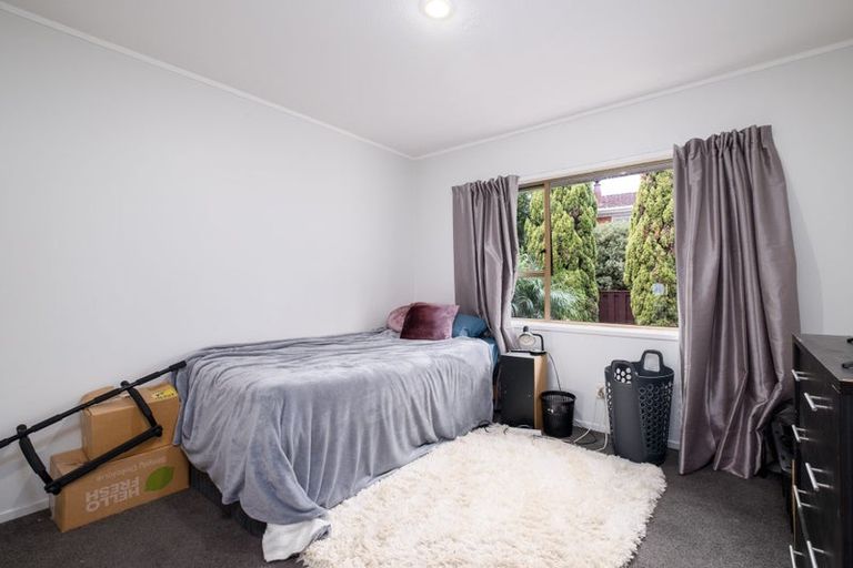 Photo of property in 16 Jade Avenue, Pakuranga Heights, Auckland, 2010