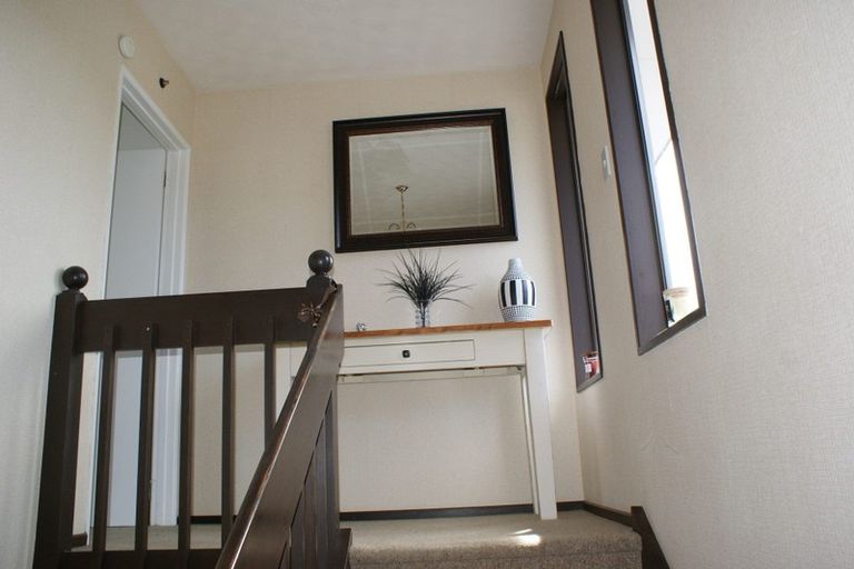 Photo of property in 20 Taupata Street, Redcliffs, Christchurch, 8081