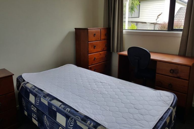 Photo of property in 8c Schnapper Rock Road, Schnapper Rock, Auckland, 0632