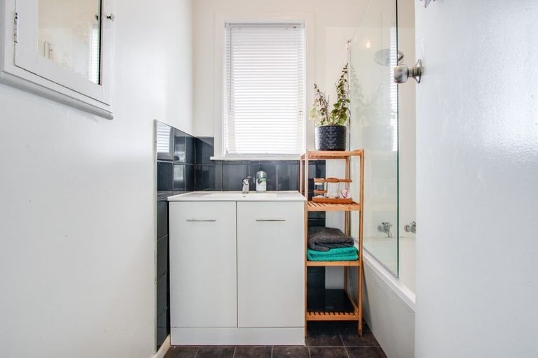 Photo of property in 6 Wordsworth Crescent, Maraenui, Napier, 4110