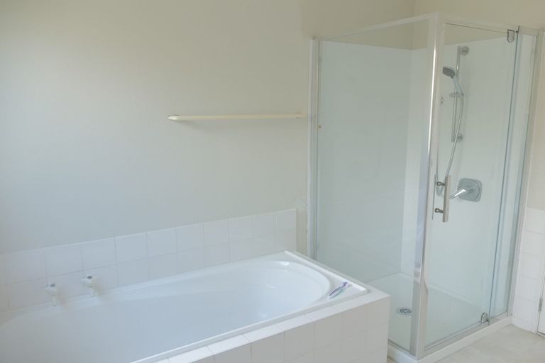 Photo of property in 1/718 Chapel Road, Dannemora, Auckland, 2016