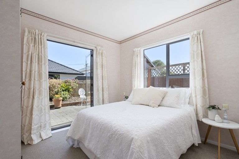 Photo of property in 15a Sanders Avenue, Westown, New Plymouth, 4310