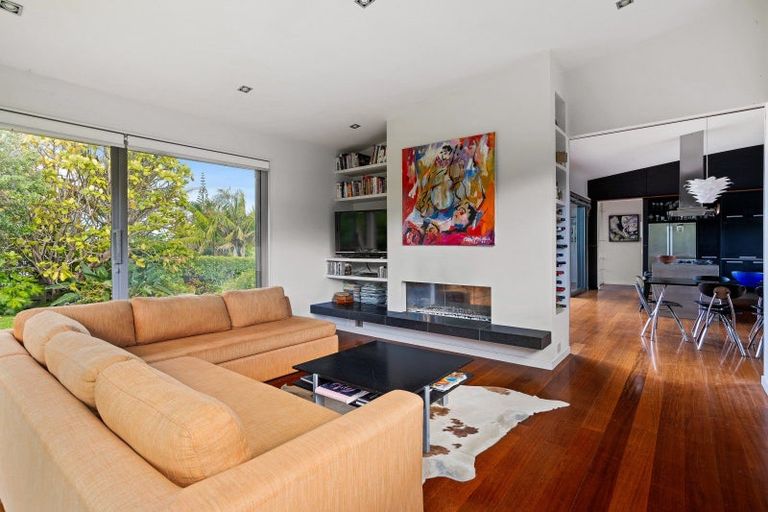 Photo of property in 107 Russell Bruce Place, Onemana, Whangamata, 3691