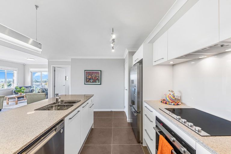 Photo of property in 72 Landmark Terrace, Orewa, 0931