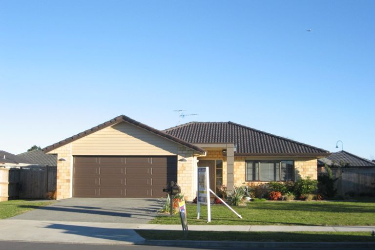 Photo of property in 14 Turnberry Drive, Wattle Downs, Auckland, 2103