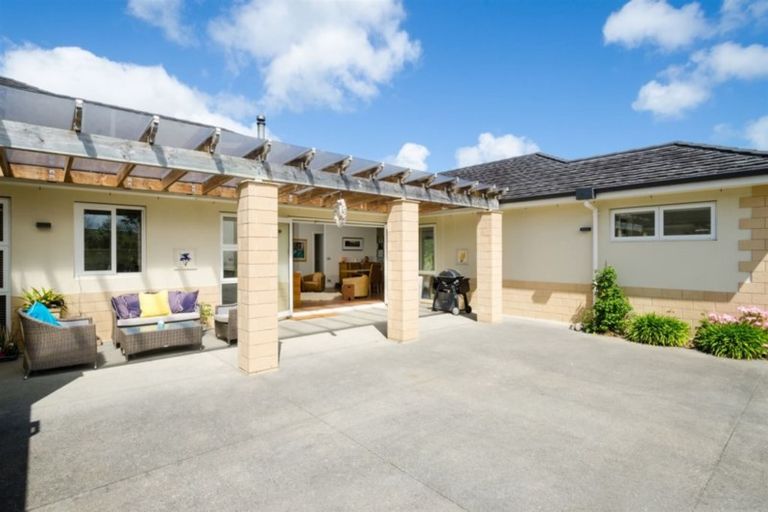 Photo of property in 94c Pomona Road, Kumeu, 0891
