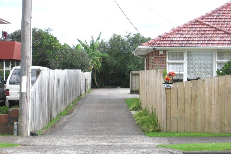 Photo of property in 135b Bruce Mclaren Road, Henderson, Auckland, 0612