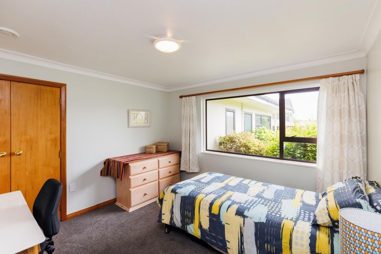 Photo of property in 5 Ashburn Lane, Awapuni, Palmerston North, 4412