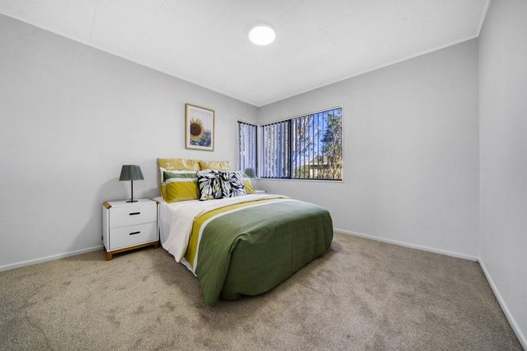 Photo of property in 1/19 Bernina Place, Weymouth, Auckland, 2103