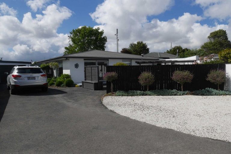 Photo of property in 2/296a Wairakei Road, Bryndwr, Christchurch, 8053