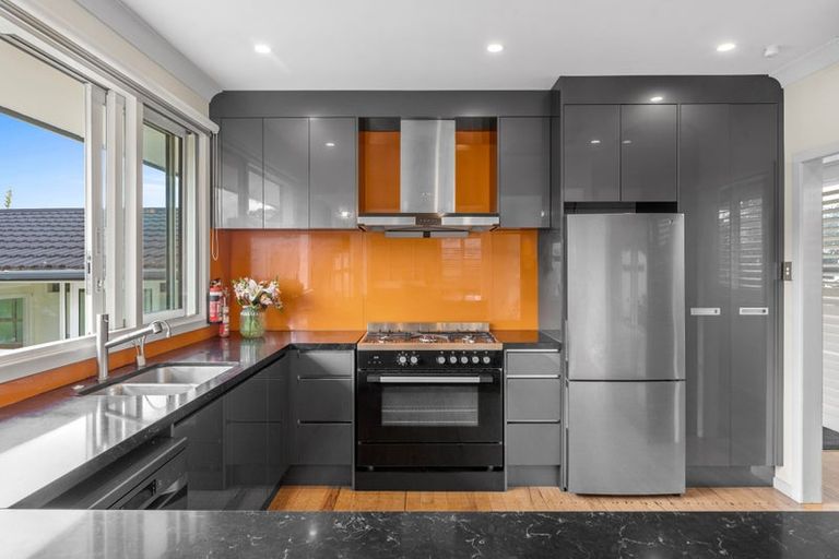 Photo of property in 1a Muritai Road, Milford, Auckland, 0620
