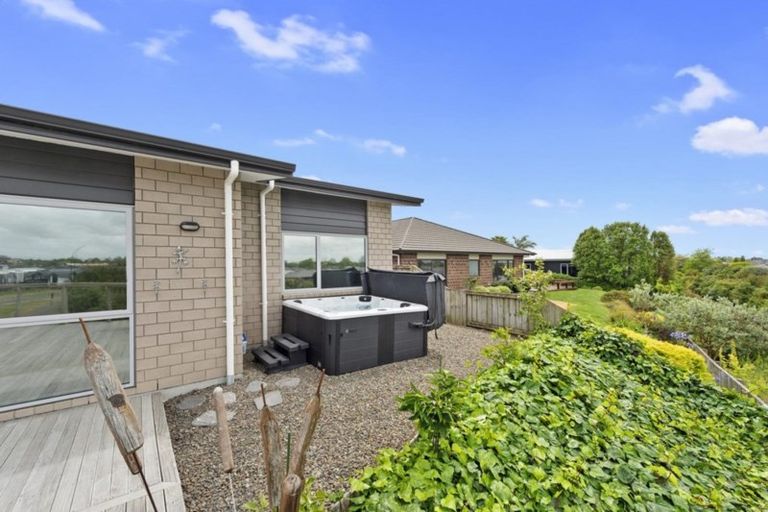 Photo of property in 32 Magellan Rise, Flagstaff, Hamilton, 3210