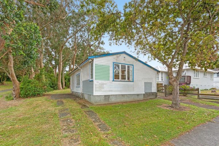 Photo of property in 49a Mungavin Avenue, Ranui, Porirua, 5024