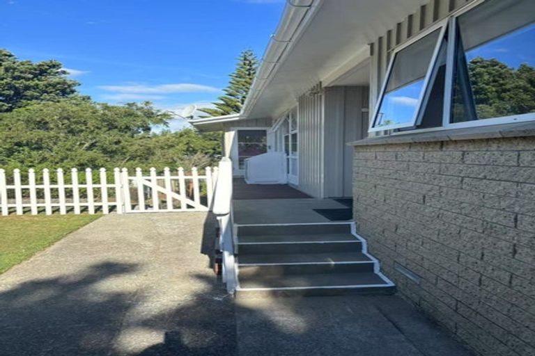 Photo of property in 26 Cranwell Street, Churton Park, Wellington, 6037