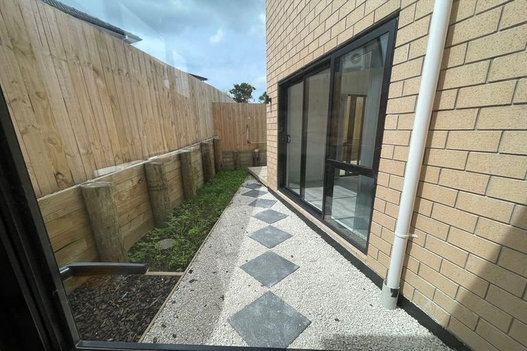 Photo of property in 36a Vodanovich Road, Te Atatu South, Auckland, 0610