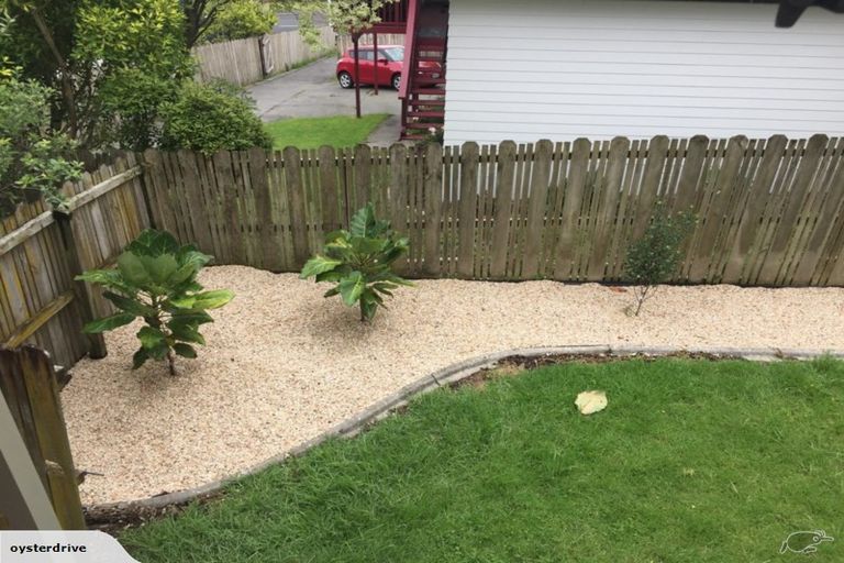 Photo of property in 1/6 Grenadine Place, Unsworth Heights, Auckland, 0632