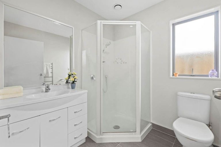 Photo of property in 19 Kotuku Crescent, Takanini, 2112