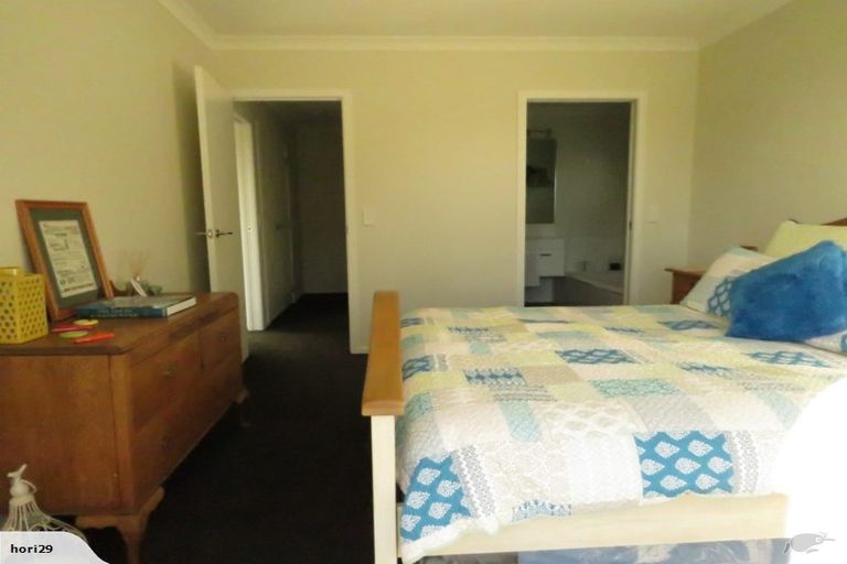 Photo of property in 100 Pohutukawa Drive, Levin, 5571