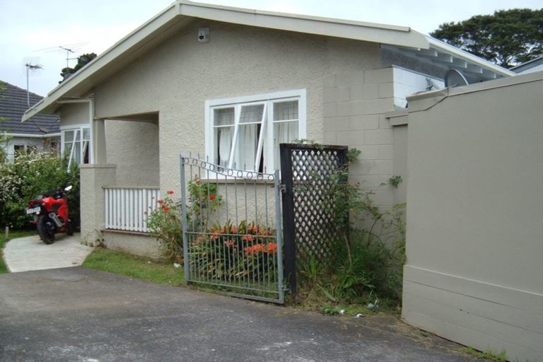 Photo of property in 1/42 Rata Street, New Lynn, Auckland, 0600