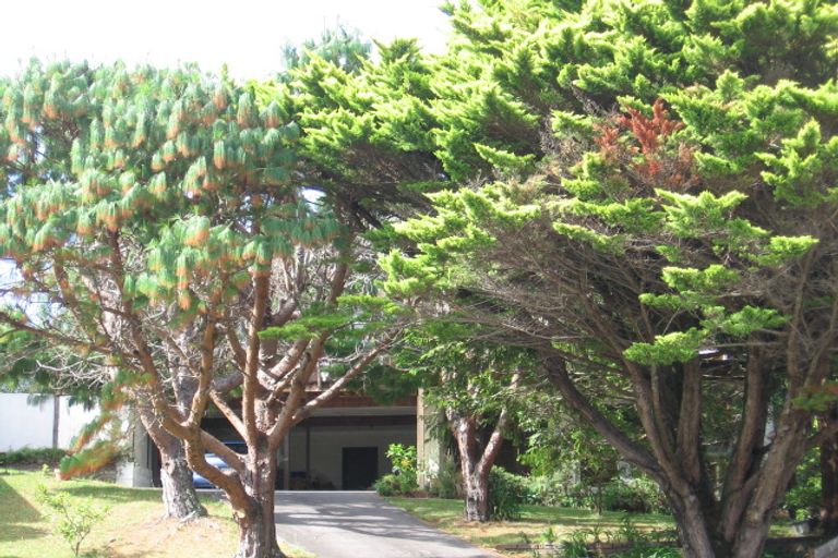 Photo of property in 13 Sunnylaw Place, Glen Eden, Auckland, 0602