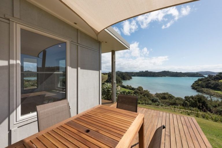 Photo of property in 37 Te Akau Drive, Russell, 0272