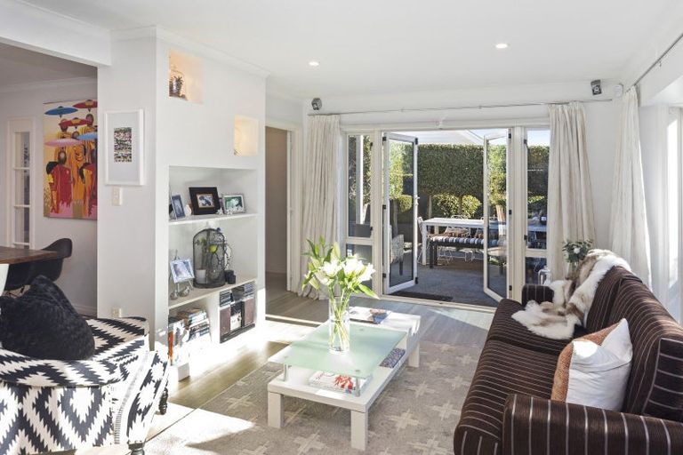 Photo of property in 30a Waiwetu Street, Fendalton, Christchurch, 8052