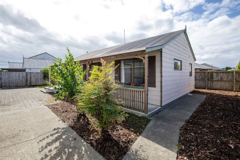 Photo of property in 26a Seymour Street, Hornby, Christchurch, 8042