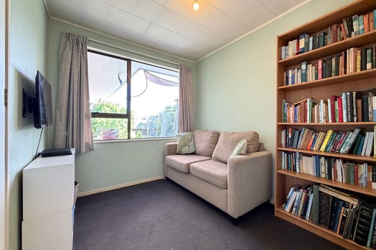 Photo of property in 25a Jeffares Place, Taradale, Napier, 4112
