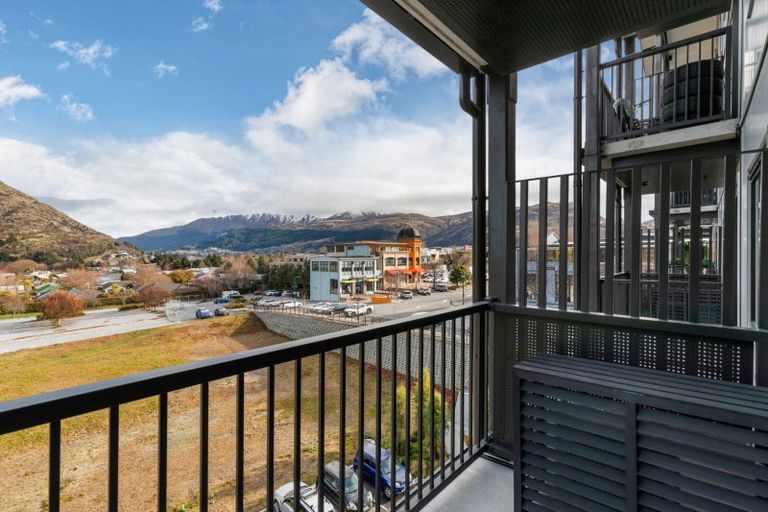 Photo of property in Toru Apartments, 504/10 Copper Beech Avenue, Frankton, Queenstown, 9300