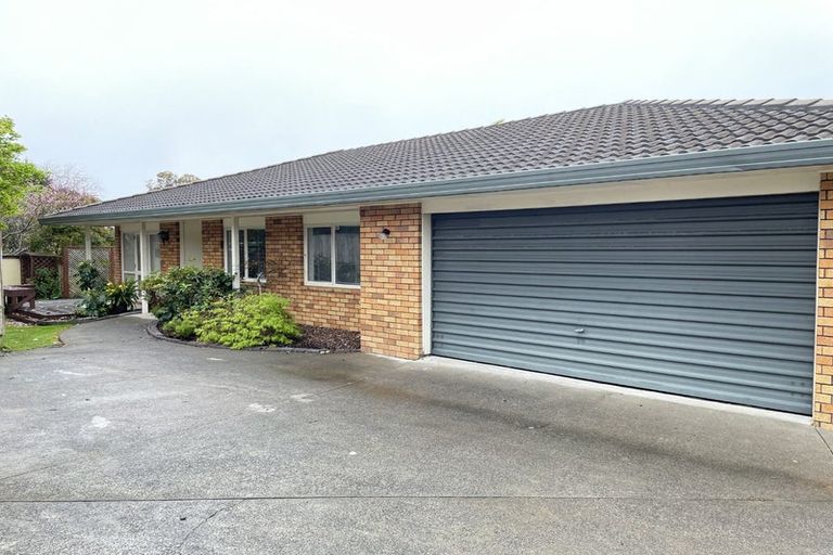 Photo of property in 2/2 Whitford Road, Howick, Auckland, 2014