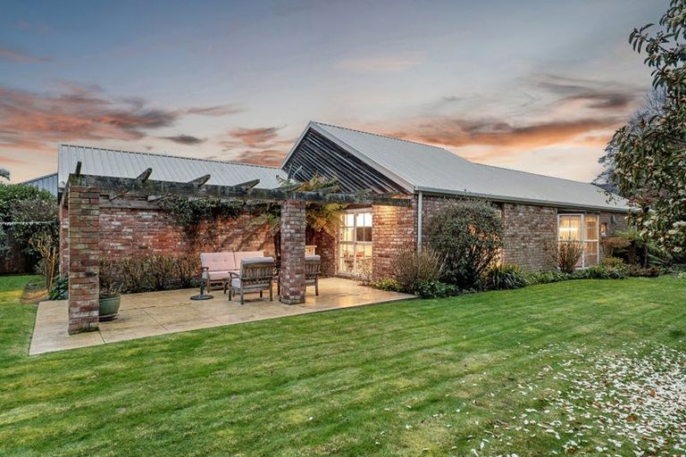 Photo of property in 4 Rubens Place, Burnside, Christchurch, 8053