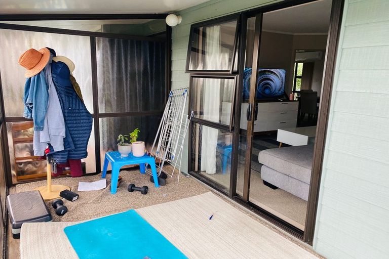 Photo of property in 2/7 Lynngate Place, Hillcrest, Auckland, 0627