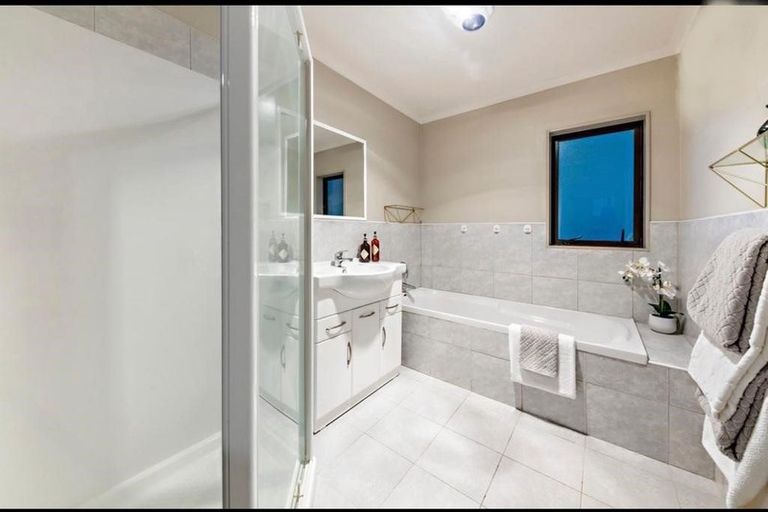 Photo of property in 147 Keri Vista Rise, Papakura, 2110