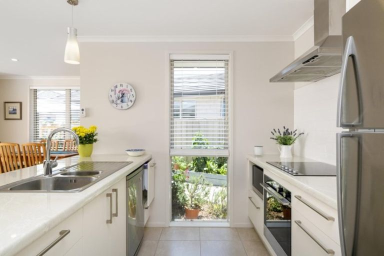 Photo of property in 2 Seashell Drive, Papamoa Beach, Papamoa, 3118