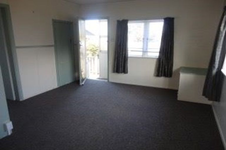 Photo of property in 12 Waitahanui Avenue, Taupo, 3330