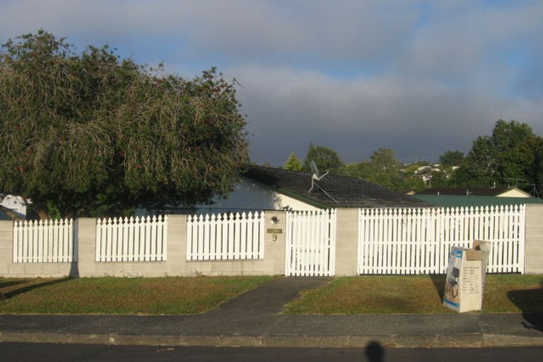 Photo of property in 9 Mchardy Place, Glenfield, Auckland, 0627
