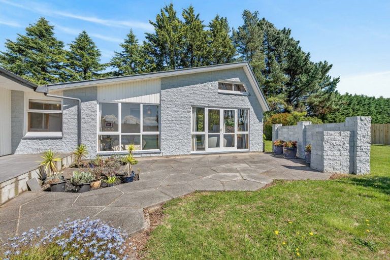 Photo of property in 2552 West Coast Road, Kirwee, Darfield, 7571