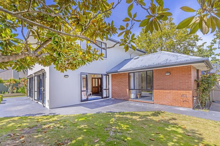 Photo of property in 15c Waiwetu Street, Fendalton, Christchurch, 8052