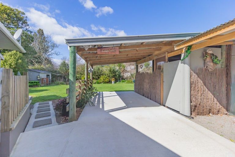 Photo of property in 13 Boulton Road, Levin, 5510