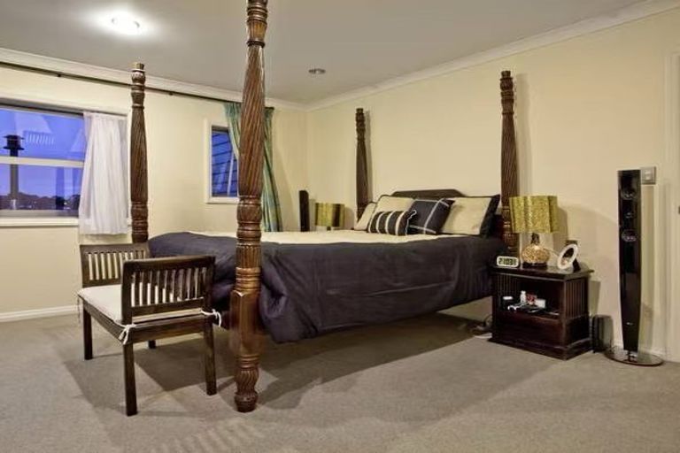 Photo of property in 44 Borneo Drive, Fairview Heights, Auckland, 0632