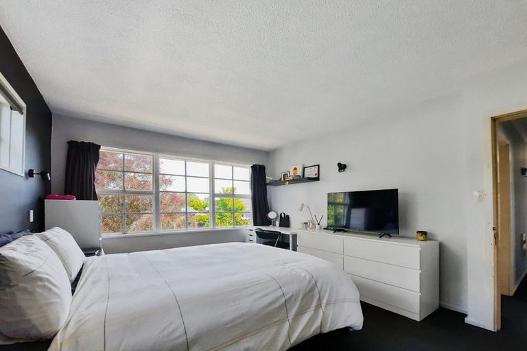 Photo of property in 70 Maidstone Road, Ilam, Christchurch, 8041