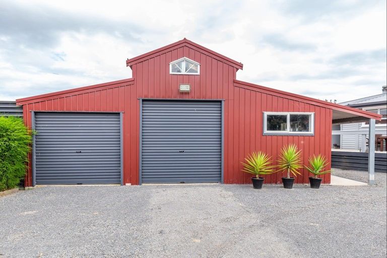 Photo of property in 174 Muhunoa Road West, Ohau, Levin, 5570