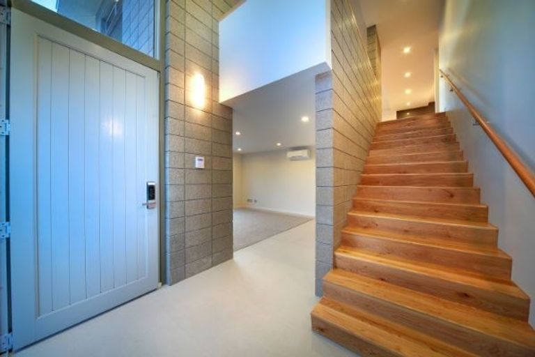 Photo of property in 68a The Parade, Bucklands Beach, Auckland, 2012