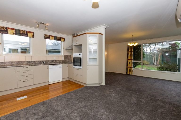 Photo of property in 21 Camelia Place, Islington, Christchurch, 8042