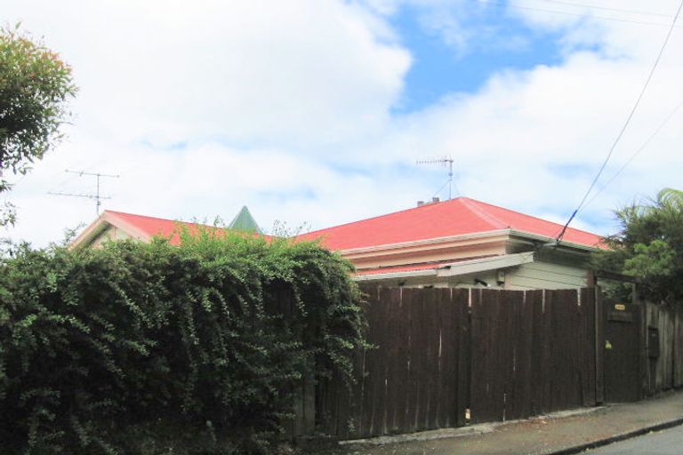 Photo of property in 15 Mana Street, Vogeltown, Wellington, 6021