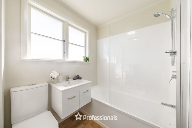 Photo of property in 215 Knights Road, Hutt Central, Lower Hutt, 5011