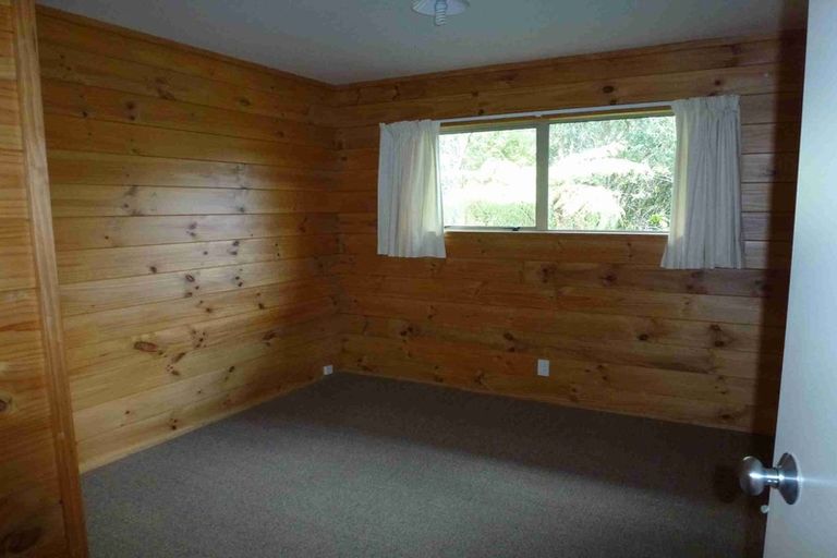 Photo of property in 33a Evelyn Road, Cockle Bay, Auckland, 2014