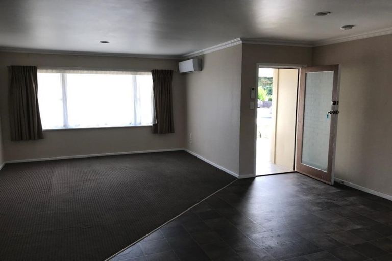 Photo of property in 2 Snead Place, Hamilton East, Hamilton, 3216